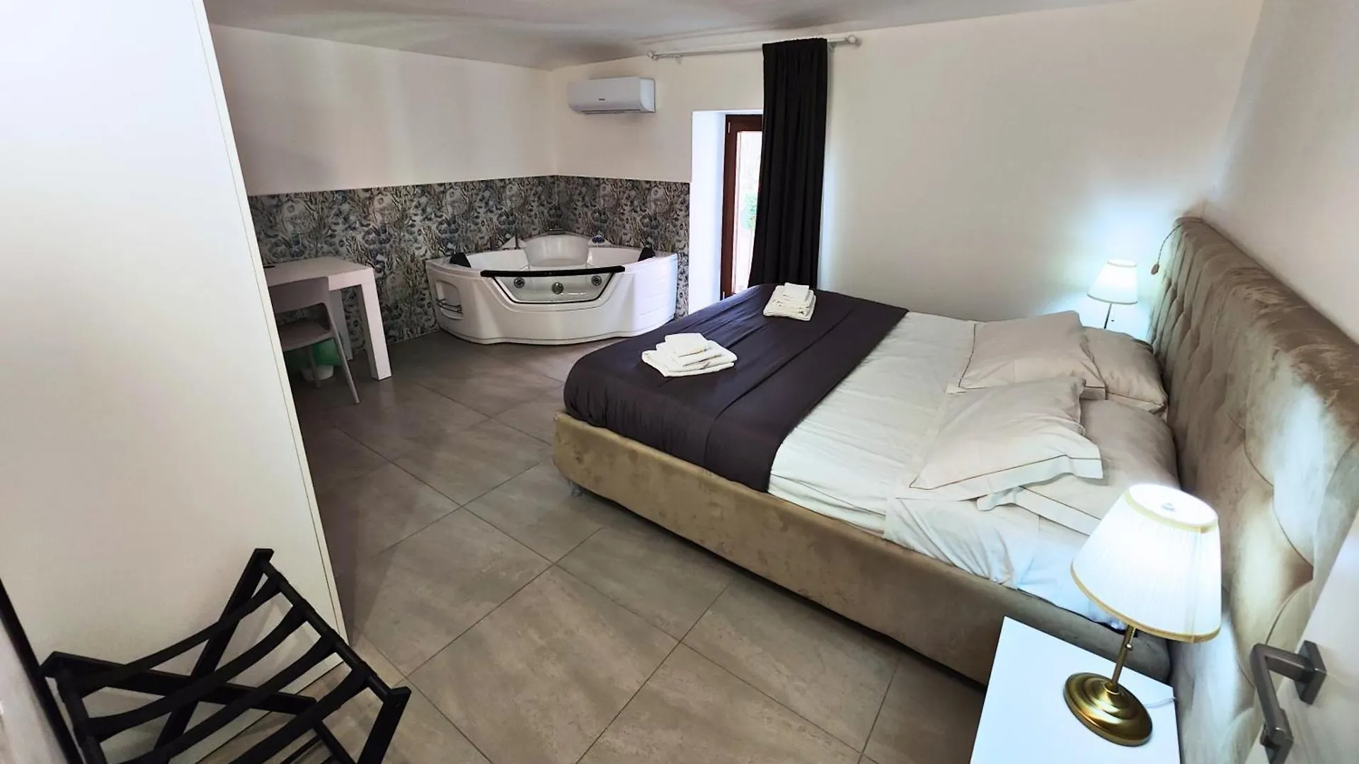 Home De Curtis Aeroporto di Catania Fontana Rossa Appartamento