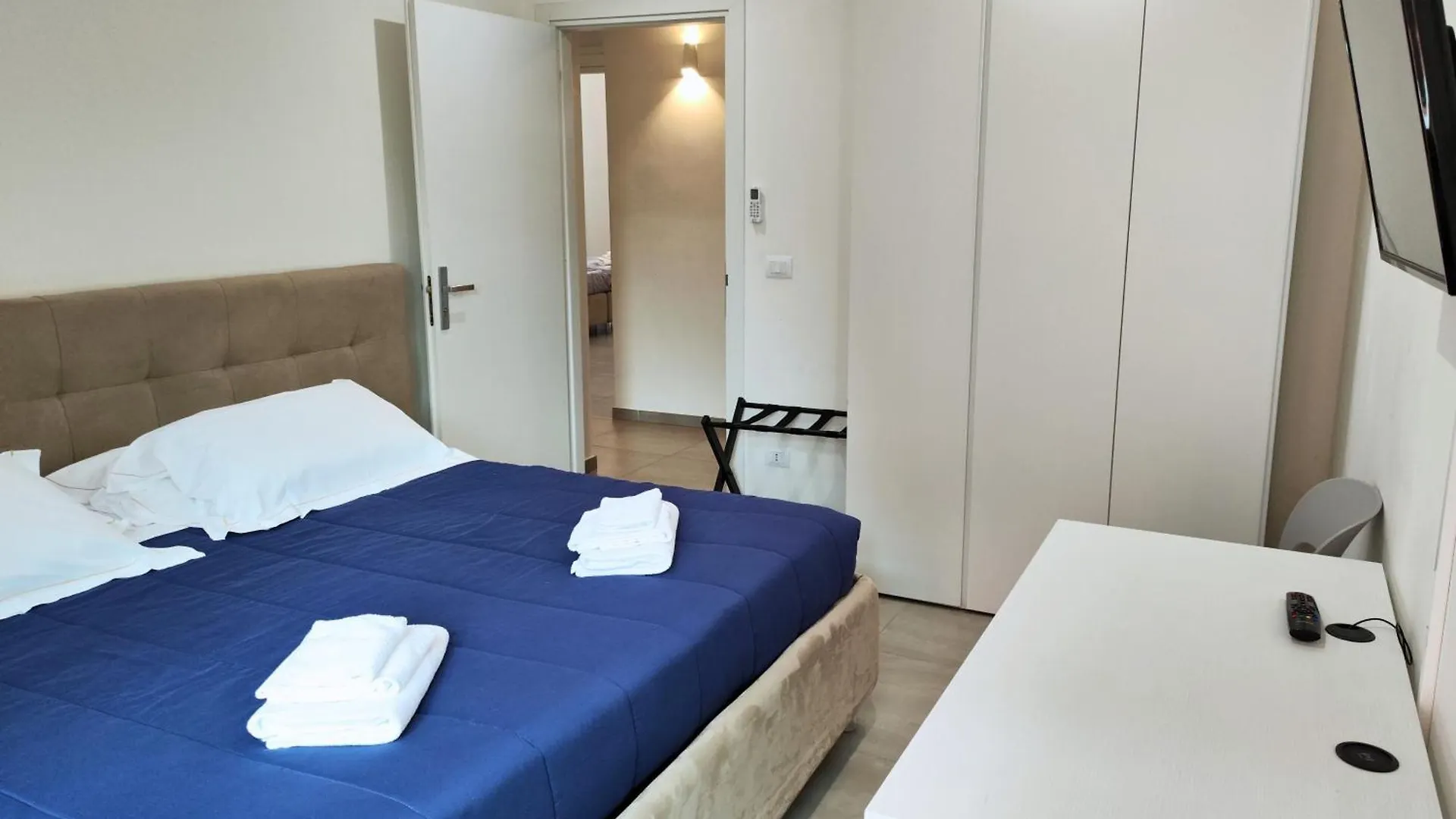 Home De Curtis Aeroporto di Catania Fontana Rossa 0*,