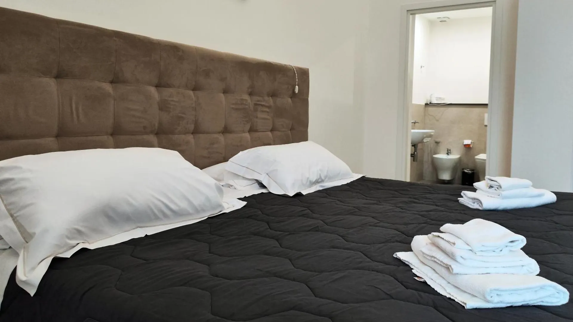 Appartamento Home De Curtis Aeroporto di Catania Fontana Rossa